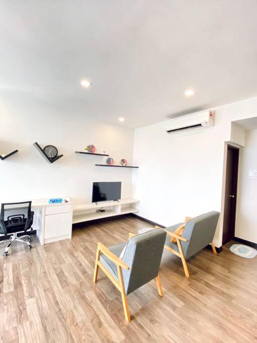 Rm100 Only @ Landmark Residence 2, Budget Stay, Near Cherasbalakongc180 Kajang Exterior photo